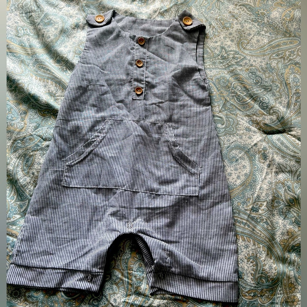 9-12 month romper. Never worn. Adorable for family pictures. Smoke free home